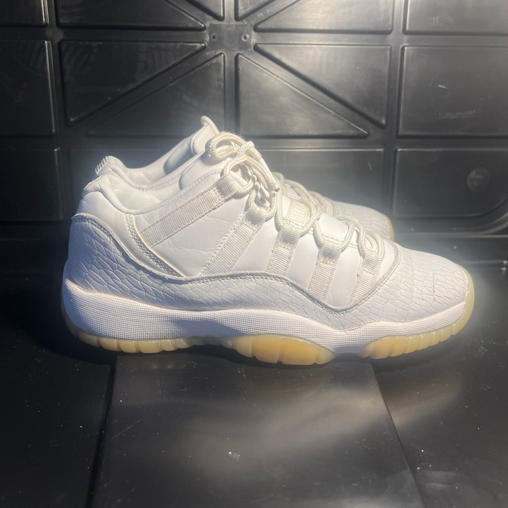 Nike Air Jordan Retro 11 Low Premium Heiress White Snake  897331-100 sz 6y